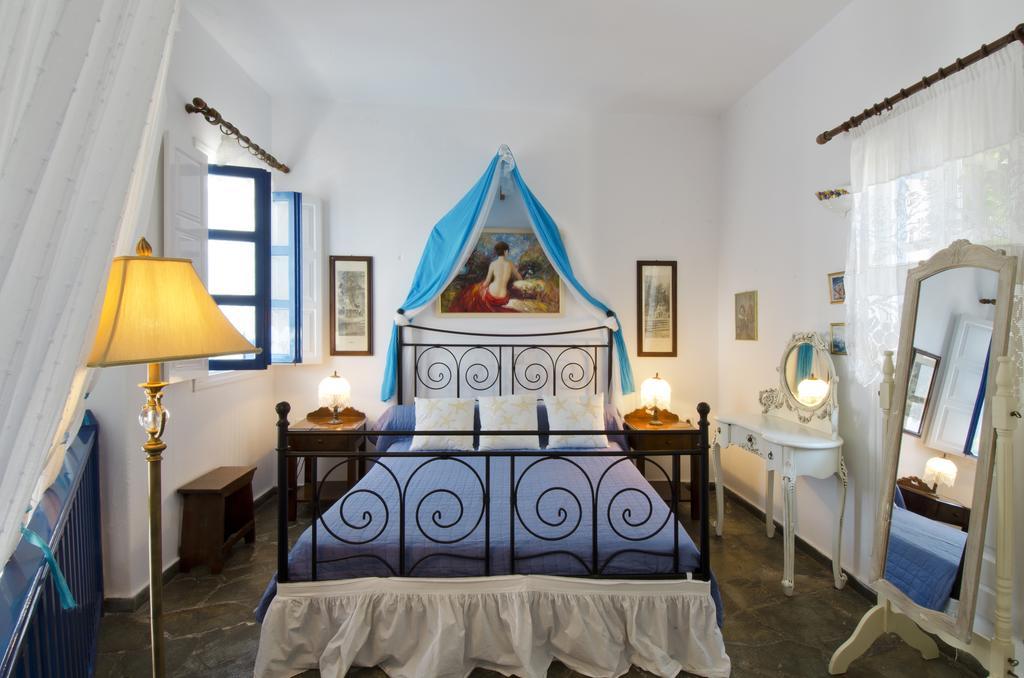 Pegados Apartments Folegandros Town ภายนอก รูปภาพ